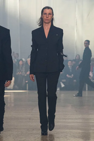 Look 11